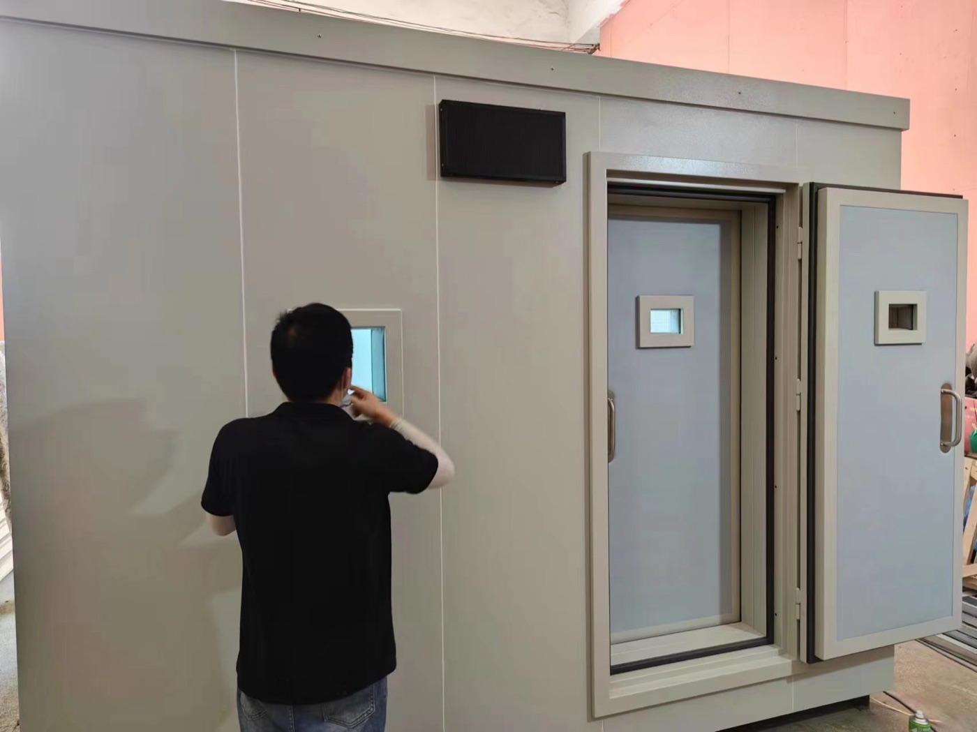 Leading Electronics Manufacturer · Product Listening Room