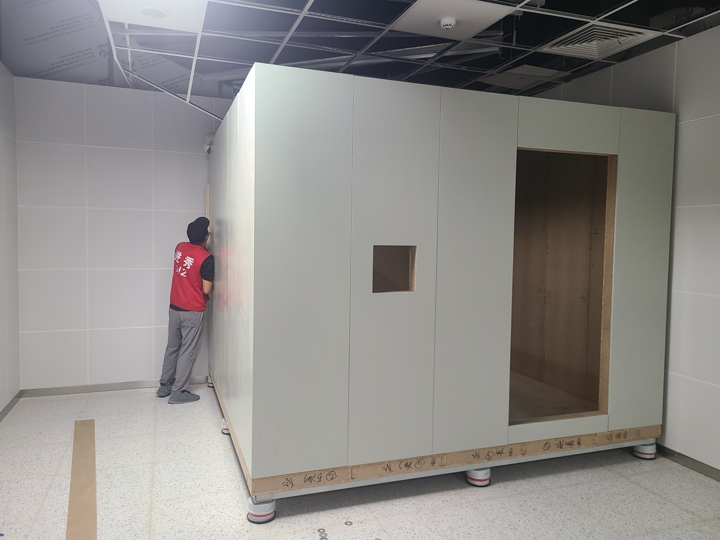 Leading Electronics Manufacturer · Production Acoustic Room A